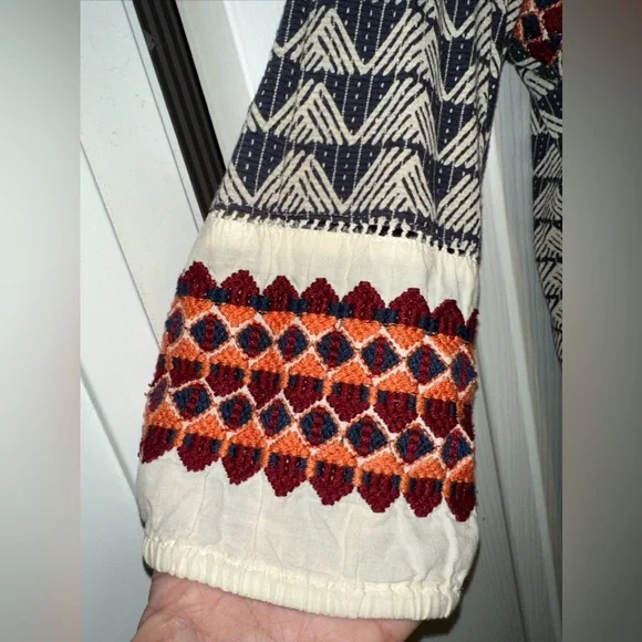 Lucky Brand M Womens 3/4 Sleeve Boho Top Tie Front Navy Blue Print Embroidery - Picture 2 of 7